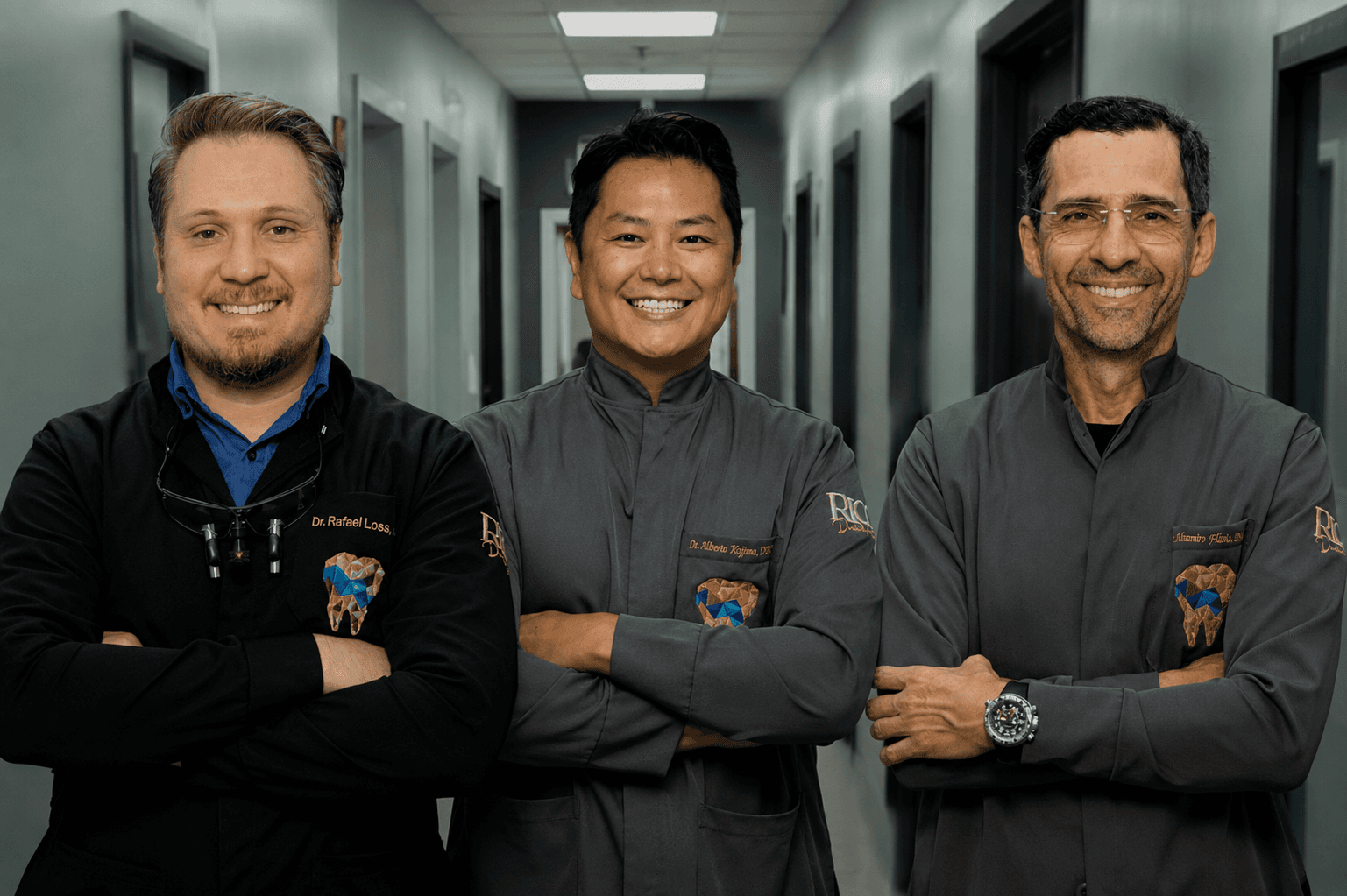 Equipe Rio Dental Art — Dr. Rafael Loss, Prof. Dr. Alberto Kojima e Dr. Altamiro Flávio